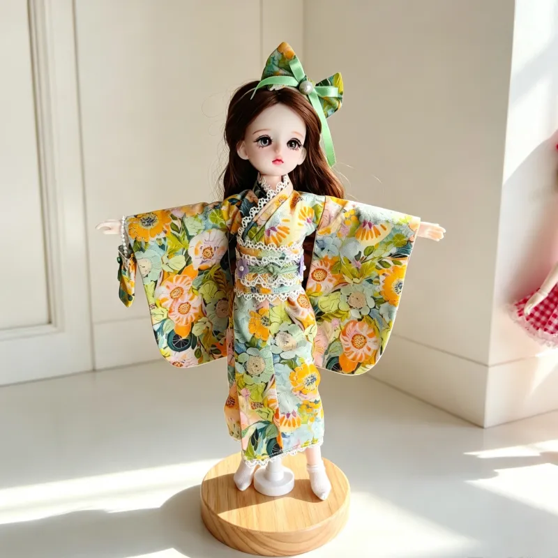 绿色花卉和服 — 正面
